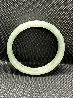 Beautiful Jade Jadeite Bangle Bracelet - Image 1 of 4