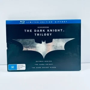 The Dark Knight Trilogy - Batman Limited Edition Giftset - Blu-Ray DVD DC Comics - Picture 1 of 14