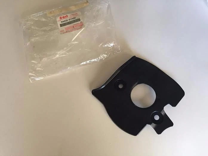 CUBIERTA SOPORTE ABRAZADERA TRIPLE INFERIOR SUZUKI GSXR600 GSXR750 94458-01H00 Foto 1 de 1