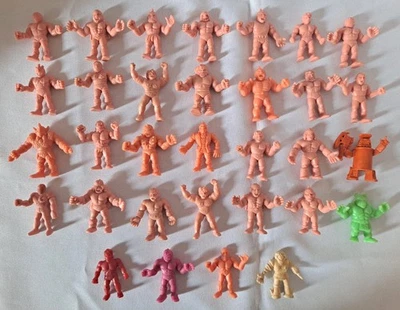 Lote de 32 figuras vintage de Mattel M.U.S.C.L.E Muscle Men años 80 Foto 1 de 4