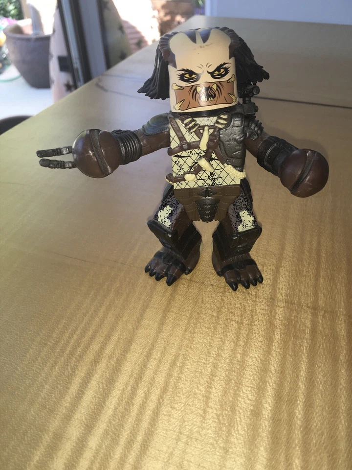 12cm Vinimate Predator Vinyl Figure Toy 2017 - Image 1 of 4