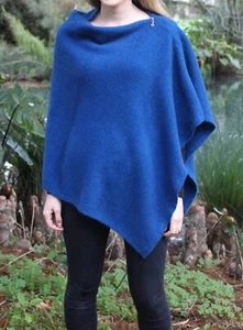 Lothlorian Merino Wool & Possum Zippered Wrap/Cape/Poncho ( NZ made ) Teal. - Picture 1 of 4