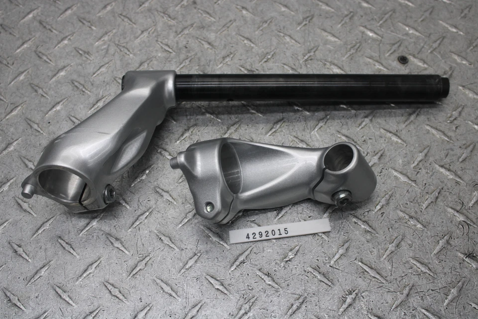 Suzuki GW250F 2015 juego de pares de manillar izquierdo derecho clip ons 56211-48H00 Foto 1 de 4