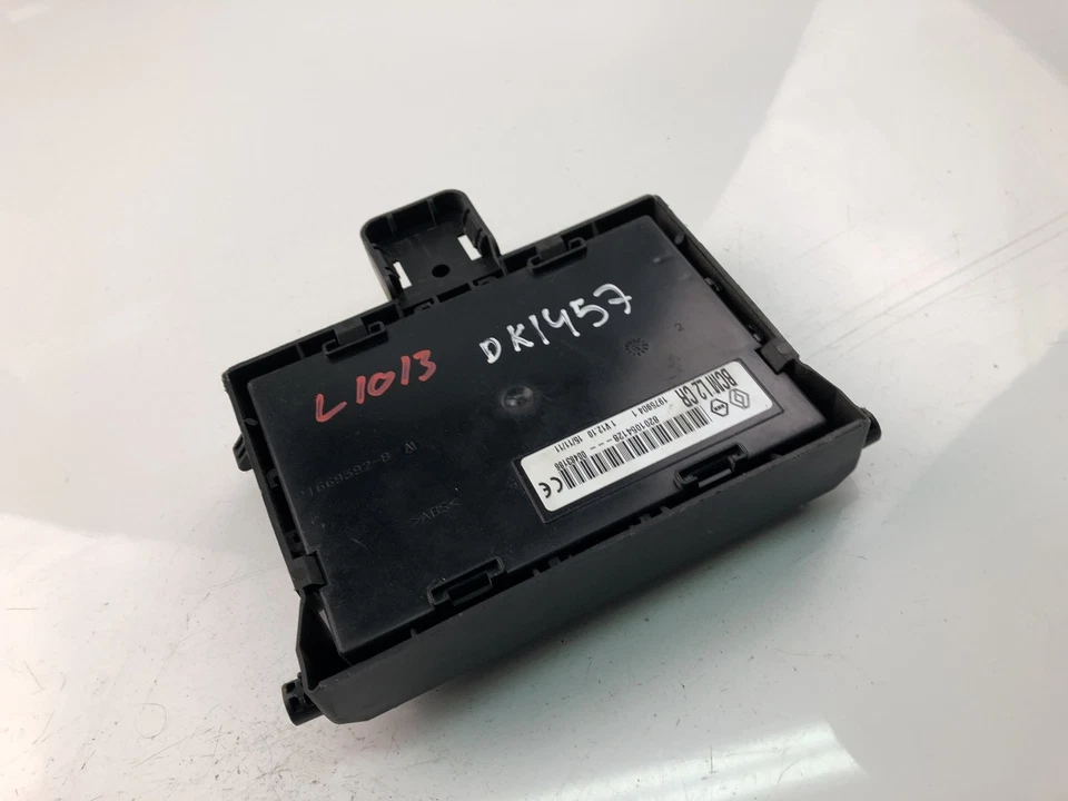 Centralina Reggiseno Renault Clio IV 8201054128 17691516 - Immagine 1 di 4