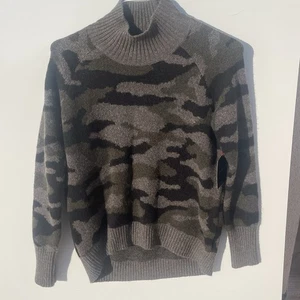 Suéter Cynthia Rowley Camuflado Talla S Grueso pero Ligero Elástico Nuevo con Etiquetas - Imagen 1 de 7