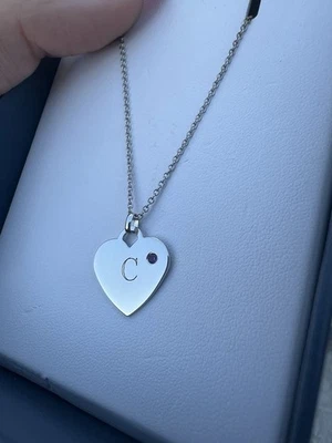 Collar Corazón Plata Nilo Azul Grabado con Inicial C y Piedra Natal Amatista Foto 1 de 4