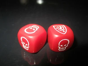 Set da 2 DADI per Gioco da Tavolo BATTLE MASTERS MB Warhammer Originali - Picture 1 of 1