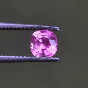 Cuscino zaffiro rosa 0,62 ct naturale non riscaldato VVS a forma di cuscino zaffiro rosa - Foto 1 di 5