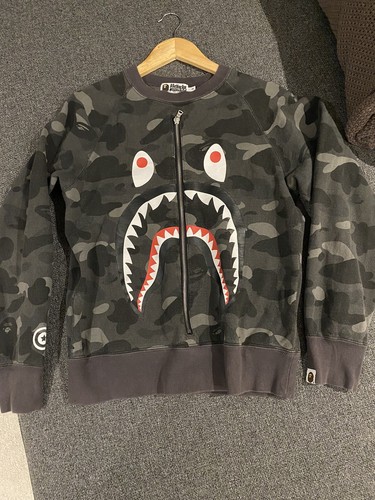 A BATHING APE (BAPE) Felpa con cappuccio mimetica bape shark