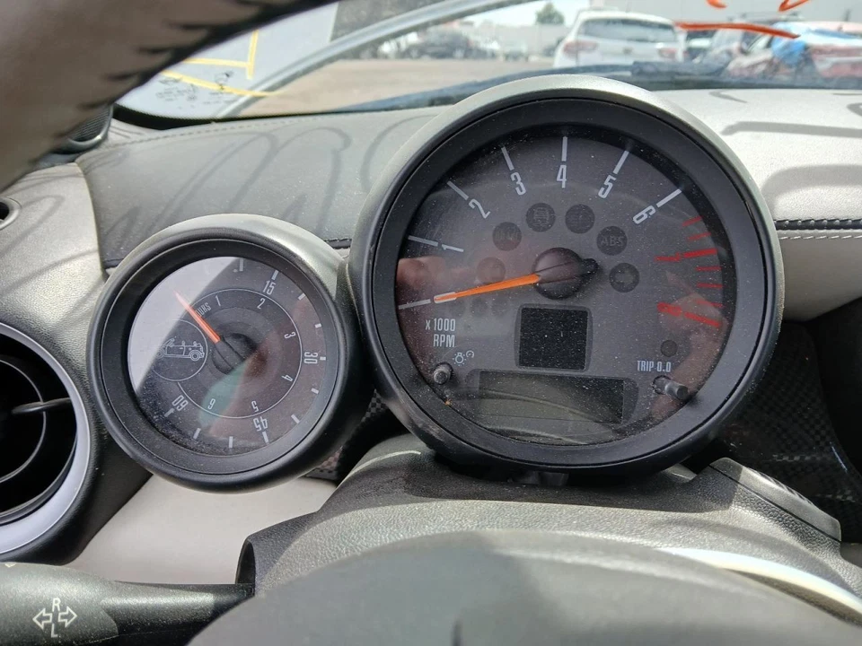 Speedometer Without Navigation Base MPH Silver Fits 11-16 COUNTRYMAN 1343696 - Image 1 of 4