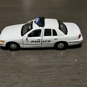 Welly 1/34 1999 Ford Crown Victoria POLICE Diecast Metal Model (#49762PT) - Picture 1 of 16
