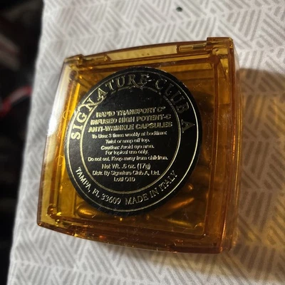 Signature Club A Rapid Transport C Infused High Potent-C Anti-Wrinkle Capsules - Image 1 of 4