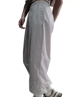 Calça Nike Feminina Tamanho S Roupa Esportiva Essencial Cintura Média Oversized - Imagem 1 de 3