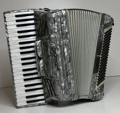 Acordeón de piano Pearl Storm gris pancordión Crucianelli LM 41 teclas/120 bajos  Foto 1 de 4