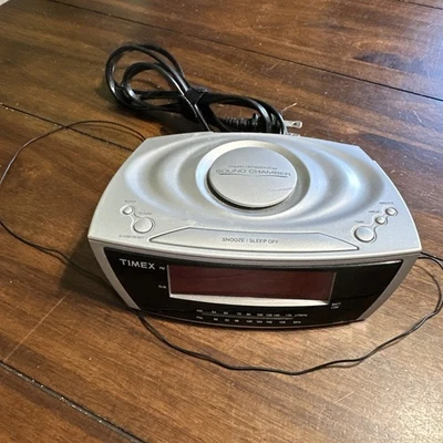 TIMEX T226S Alarm Clock Radio Large Display AM FM Vintage Red Digital Numbers - Image 1 of 4