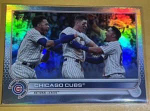 2022 Topps Series 2 Chicago Cubs #585 Rainbow Foil Parallel Team Card