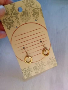 Vintage Ohrringe goldfarben Metall klein gehämmert strukturiert Creolen 1" lang x 1/2" Durchmesser - Bild 1 von 7