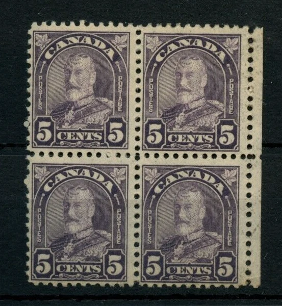 🍁#169 NEGRO de 4 arco de cinco c, pl plano, dist de goma, F MNH Cat $24 Canadá como nuevo Foto 1 de 1
