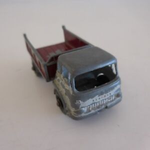 Camion miniature truck BEDFORD TON TIPPER MADE IN ENGLAND BY LESNEY