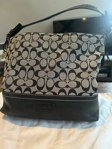 Coach Lg Legacy Bucket Handbag Canvas & Leather Great Condition! - Picture 1 of 7