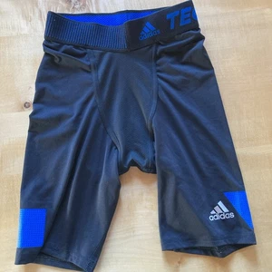 Adidas Hose kurz Herren techfit compression climalite Größe S dunkelblau  - Bild 1 von 7