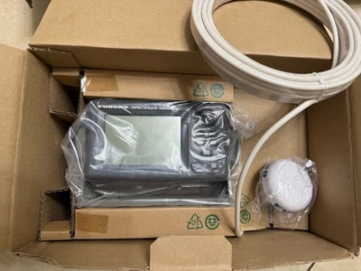 Navegador GPS/WAAS Furuno GP-32 con cubierta solar todo incluido.  Foto 1 de 4