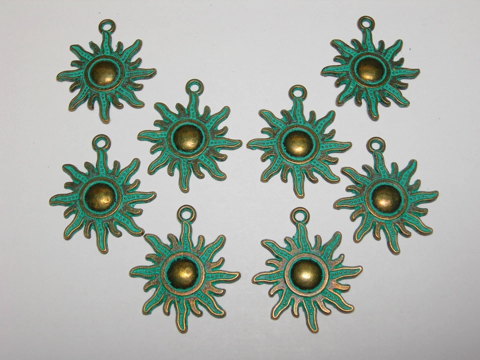 Berloques de sol de liga de metal pátina verde Verdigris 8 peças 28mm x 25mm - Imagem 1 de 1