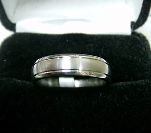 TITANIUM WEDDING BAND FOR MEN - Picture 1 of 1