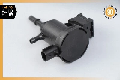 Válvula de purga sistema combustible Mercedes R172 SLC300 ML350 GL450 S550 0014760532 OEM 37k Foto 1 de 4