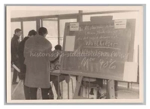 Freie Universität Berlin 1963 Urabstimmung Wahlhelfer Foto - Picture 1 of 2