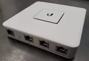 Ubiquiti Networks UniFi Security Gateway 1000Mbps Gigabit (USG) no adapter - Picture 1 of 3