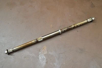 1996 POLARIS XPRESS 300 REAR AXLE 5020789 - Imagem 1 de 4