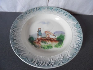Vintage Ancienne grande assiette peinte à la main Jeune fille Cochon & Oie 28 cm - Imagen 1 de 5