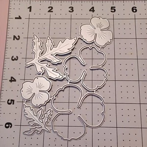 Herramienta universal troquelada de metal Valentine Pansy posey boda violeta flor - Imagen 1 de 2