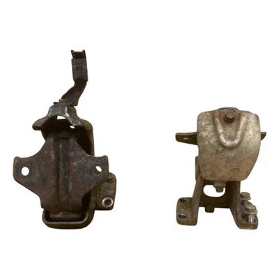 TOYOTA HILUX ENGINE MOUNTS PAIR 2.4 2GD-FTV 2016-2025 123610L020 - Image 1 of 4