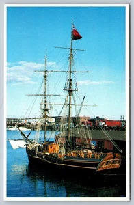 Postal Boston Tea Party Ship réplica en Congress Street Bridge - Imagen 1 de 2