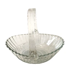 Clear Glass Basket Bowl With Plastic Handle Easter Scalloped Table Decor Vintage - Picture 1 of 10
