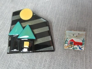 2 prendedores hechos a mano para casa - 1 pintado a mano firmado EW y 1 firmado por Lucinda 28 209 - Imagen 1 de 7