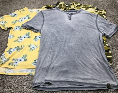 Lote de 3 Tops Terciopelo Corazón Marca Lucky Above & Beyond Talla L Camuflaje Floral Foto 1 de 4