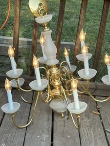 Vintage Kronleuchter weiß Keramik und Glas 10 Lichter getestet - Bild 1 von 3