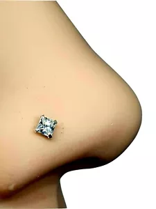 Naso Borchia Argento 2,5,mm Zirconi Artiglio Set Taglio Quadrato 22g (0,6mm) ... - Foto 1 di 12