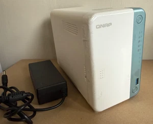 Qnap TS-251D-4G 2 bay desktop NAS enclosure Intel Celeron 4TB HDD included - Picture 1 of 8