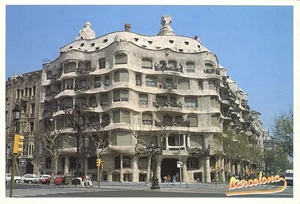 Barcelons Spain Casa Mila La Pedrera Architect Antoni Gaudi Postcard - Picture 1 of 2