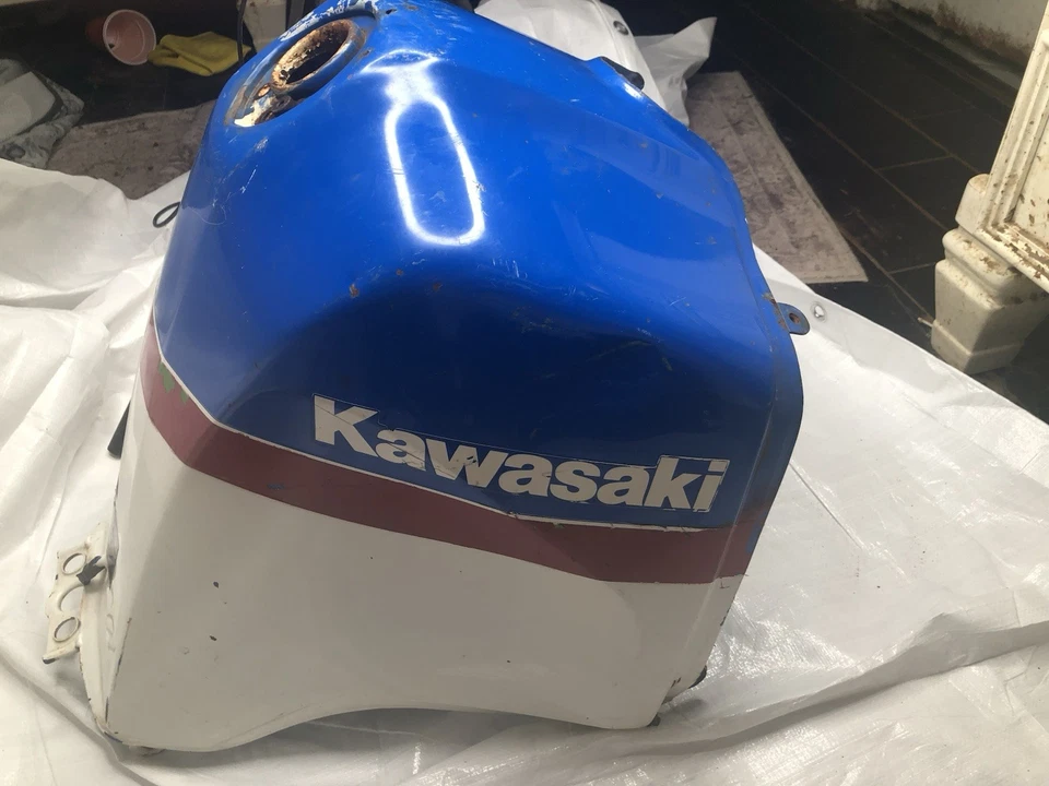Kawasaki KLR 650 1987 tanque de combustible. Se adapta a los años modelo 1987 - 2005  Foto 1 de 4