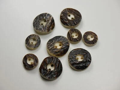 9 Stück Horn Trachtenknöpfe 5 d=22 mm 4 d=15 mm Zierknöpfe mit Muster TK-III-96 - Bild 1 von 3
