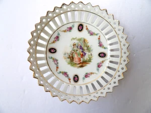 Plato de baratija reticulado dorado alemán de cortejo pareja 5" - Imagen 1 de 3