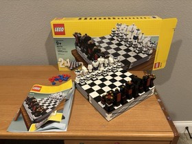 EUC LEGO 2-IN-1 ICONIC CHESS SET (40174) - 100% COMPLETE WITH MANUAL & BOX