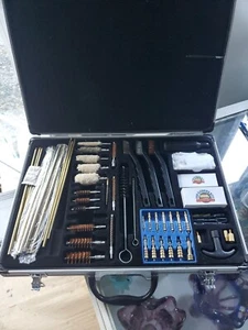 GunMaster  Deluxe Universal Gun Cleaning Kit Aluminum Case Used Very Little - Picture 1 of 6
