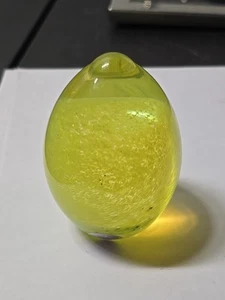 Hand Blown Made In Sweden Yellow Art Glass Paperweight Egg Shape - Picture 1 of 9