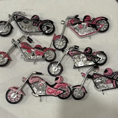 Lote de seis picadoras de motocicletas Hamilton Collection Rebel Girl Foto 1 de 4